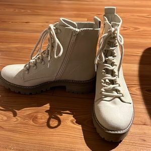 Target combat boots